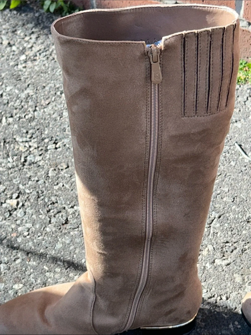 Italina Suede Knee-High Boots with Gold Stud Detail - Tan Brand New size 8